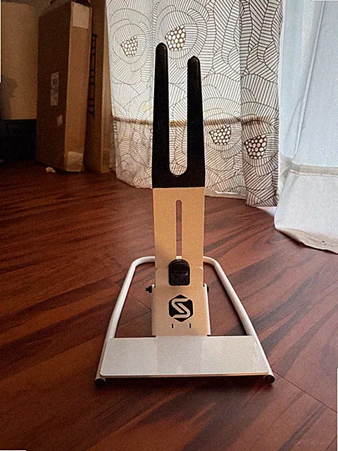 SARIS THE BOSS FOLDING BIKE DISPLAY WHITE STAND