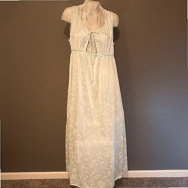 Vintage Miss Elaine Long Maxi Light Mint Green Sz M Night Gown Lace Tank V-Neck.